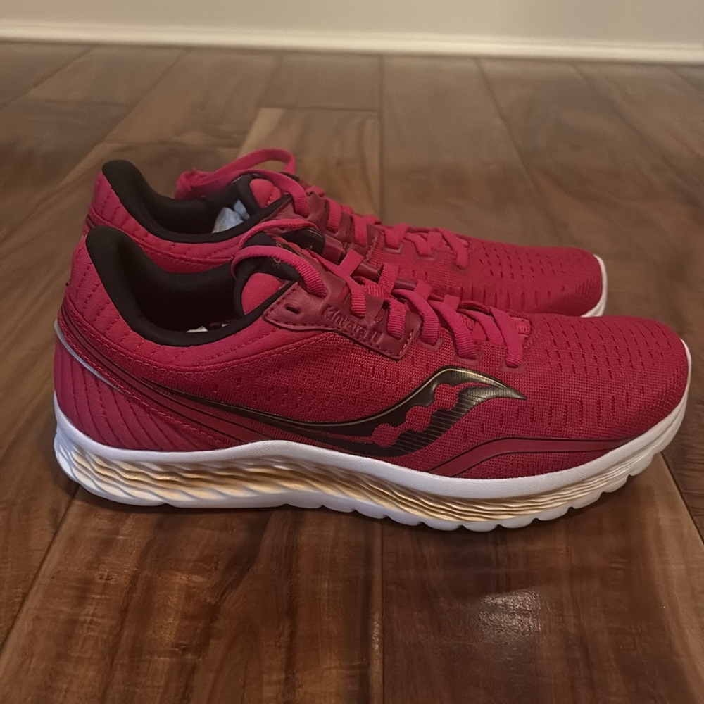 Never Been Worn Saucony Kinvara 11 Running Shoes